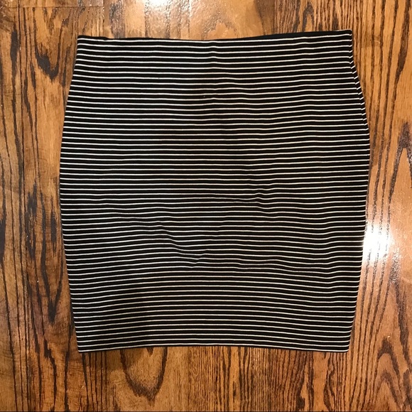 Loft Skirt M - Picture 3 of 3